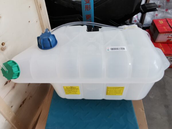 HOWO SITRAK Expansion tank